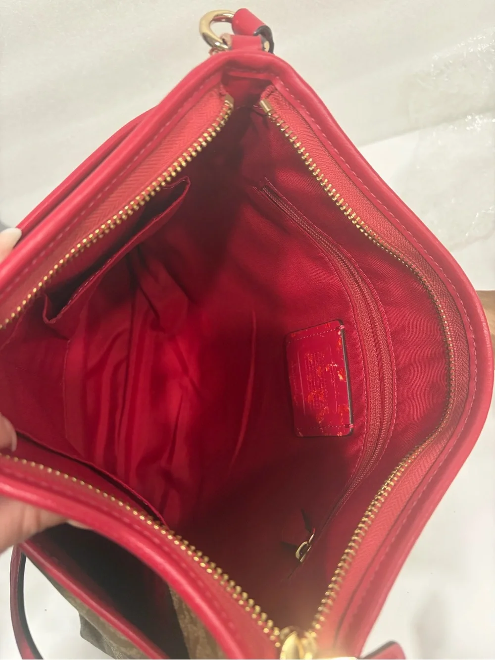 COACH Signature messenger bag Canvas Crossbody Bag in Khaki with Red Trim